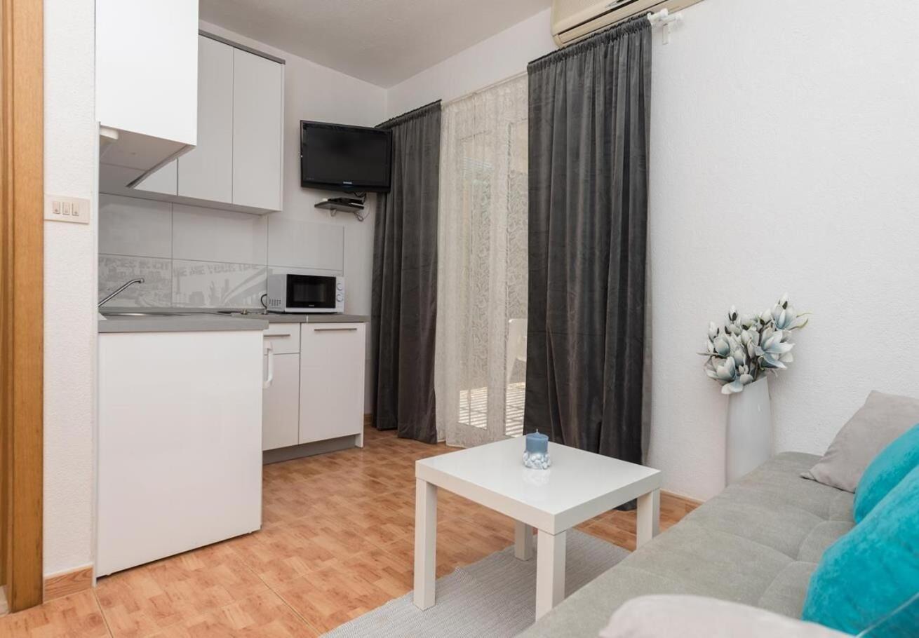 Apartments Ivi - 100 M From Pebble Beach دراسنيتش المظهر الخارجي الصورة
