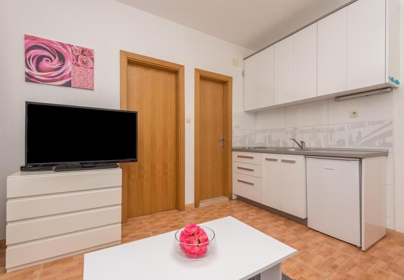 Apartments Ivi - 100 M From Pebble Beach دراسنيتش المظهر الخارجي الصورة