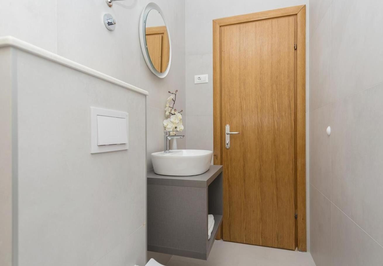 Apartments Ivi - 100 M From Pebble Beach دراسنيتش المظهر الخارجي الصورة