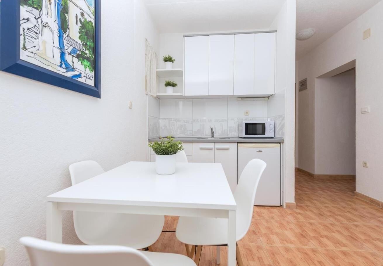 Apartments Ivi - 100 M From Pebble Beach دراسنيتش المظهر الخارجي الصورة